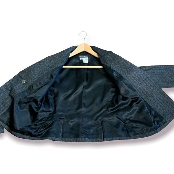 Designer Franco Mirabelli Cropped Blazer - Picture 3 of 9